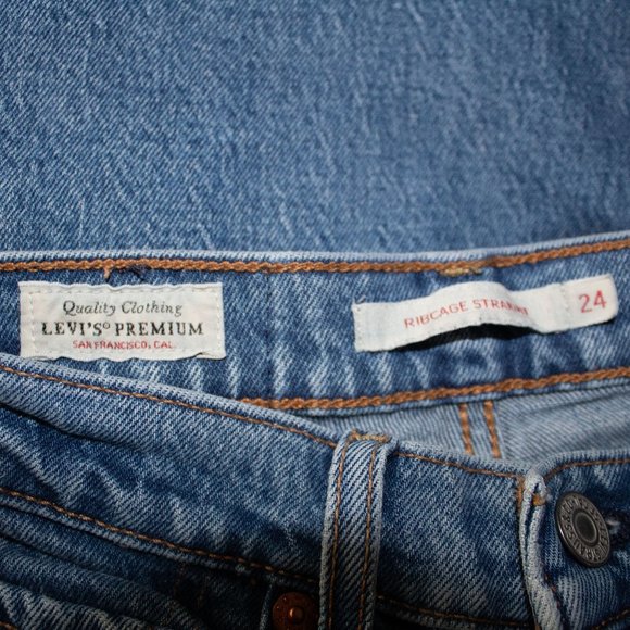 Levi’s Rib Cage Straight Jeans - Picture 3 of 3